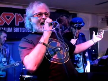 Morre aos 69 anos Paul Mario Day, primeiro vocalista do Iron Maiden
