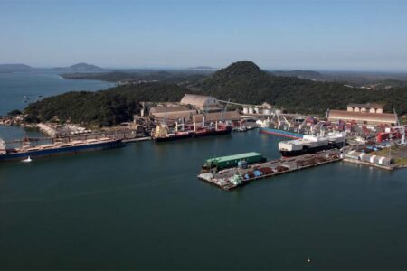 Porto de São Francisco mantém ritmo de alta na movimentação de cargas