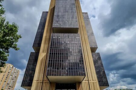 Suspeito de ataque hacker que desviou quase R$ 1 bilhão é preso