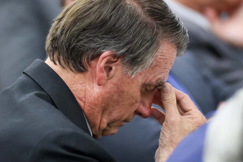bolsonaro cabeca baixa