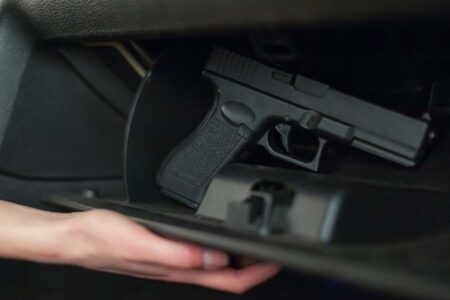Palhoça: CAC é condenado por porte ilegal de arma por demorar fora do trajeto entre casa e clube
