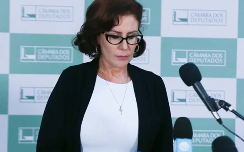 Carla Zambelli é presa na Itália, após passar dois meses foragida