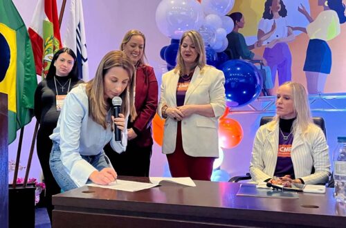 Juliana Pavan envia projeto que amplia licenças maternidade e paternidade para servidores públicos de Baln. Camboriú