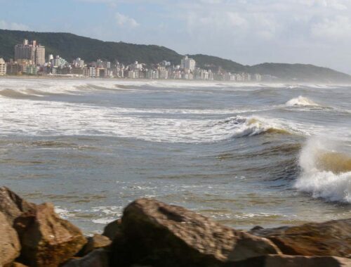 Ventos fortes, mar agitado e possibilidade de neve marcam a semana em Santa Catarina