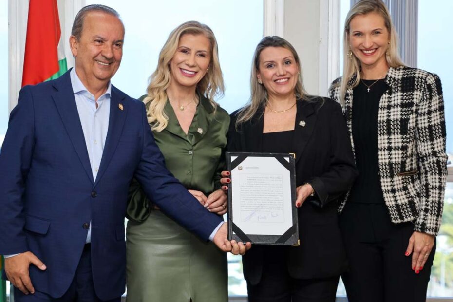 Kênia Andresa Scarduelli