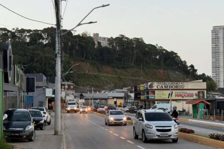 Prefeitura de Camboriú entrega duas obras de eletrificação da Avenida Santa Catarina