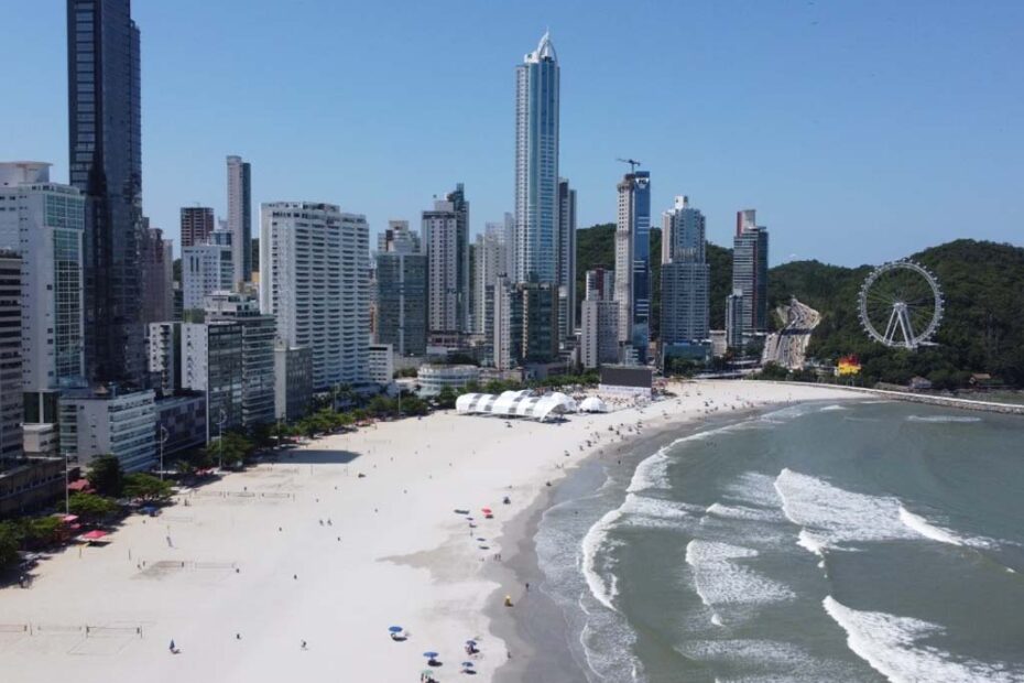 balneario camboriu praia