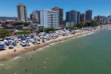 Balneário Piçarras abre licitação para engordamento da faixa de areia da Praia Central