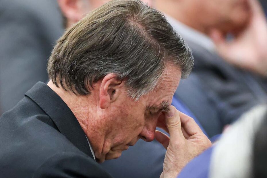 bolsonaro cabeca baixa