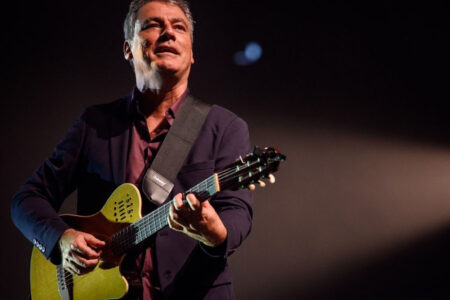 Luiz Meira apresenta espetáculo em homenagem a Chico Buarque em Floripa
