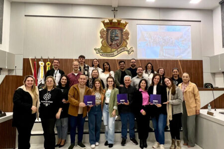 De olho no futuro, Bombinhas entrega Plano Municipal de Turismo