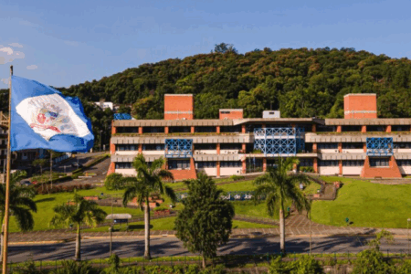 Prefeitura de Joinville abre concurso público para 155 vagas do fundamental ao nível superior