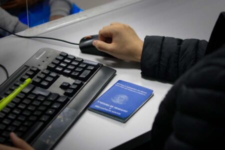 Santa Catarina acumula quase 84 mil novas vagas de empregos formais em 2025