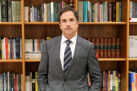 Ex-juiz da Lava Jato será investigado por suspeita de tentar furtar garrafas de champanhe em SC