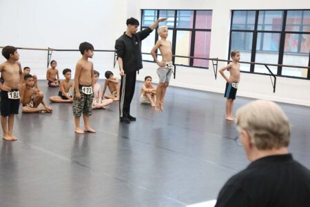 Escola do Teatro Bolshoi, em Joinville, realiza pré-seleção para meninos de 9 a 11 anos