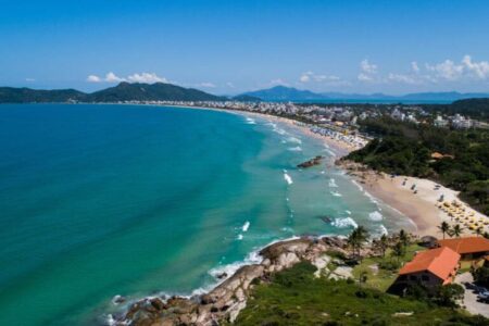 Bombinhas conquista Bandeira Azul em cinco praias