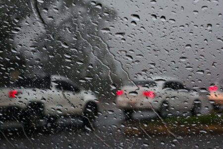 Frente fria atinge SC neste fim de semana trazendo chuva, vento e temporais isolados