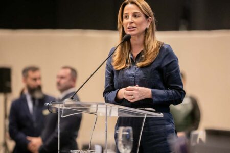 Juliana Pavan abre etapa da Alesc Itinerante em Balneário Camboriú