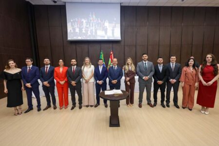 Santa Catarina empossa 12 novos procuradores do Estado