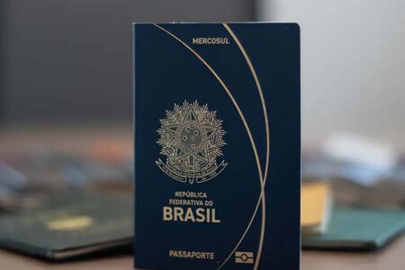 Polícia Federal pode interromper emissão de passaporte por falta de verba