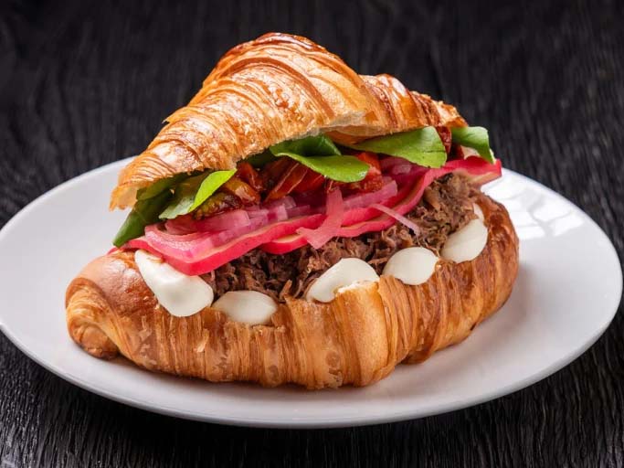 Criativa Padaria – Croissant Faca na Caveira