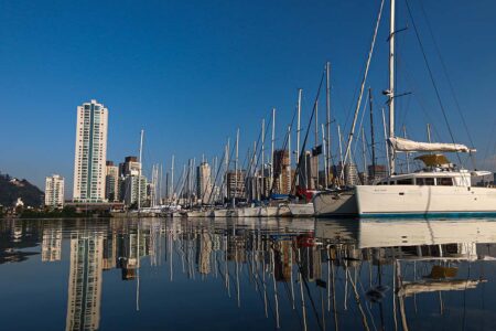 Conexão Marina Itajaí: feirão de lanchas e iates seminovos inicia no dia 4 de dezembro