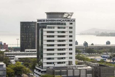 Concurso público do TCE-SC oferece 20 vagas em diversas áreas com salário inicial de R$ 10 mil