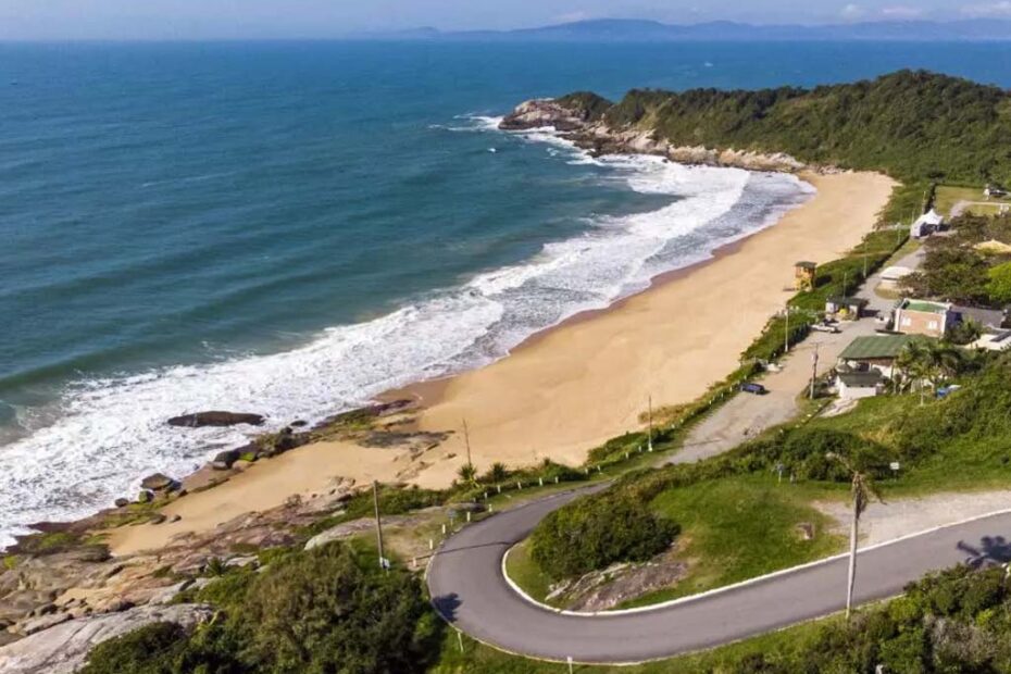praia do pinho balneario camboriu