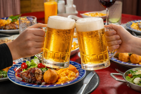 Galeto Mamma Mia aposta em experiência de verão com refil de chopp