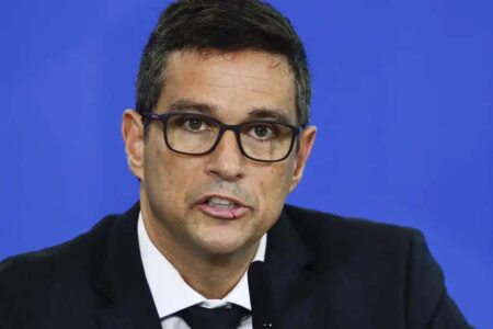 Campos Neto sabia dos problemas do Master, mas evitou intervir no banco em seu último ano no BC