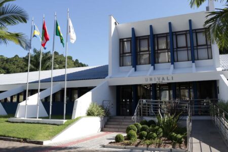 Santa Catarina tem sete dos 163 cursos de medicina com notas 4 e 5 no Enamed; veja a lista