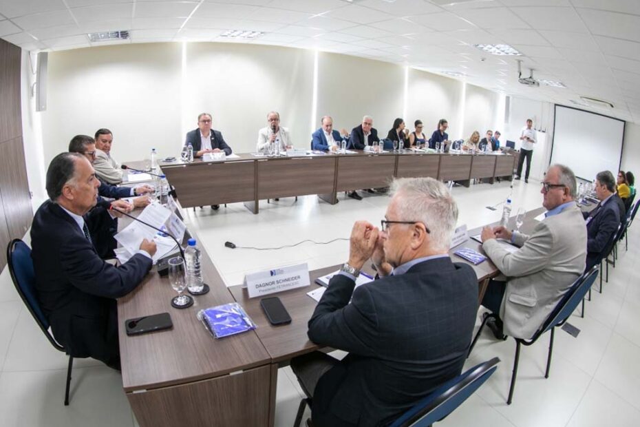 fiesc reuniao escala 6 por 1
