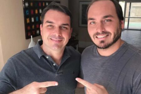 Flávio diz que palanque em SC está fechado e que Carlos tem relação histórica com Estado