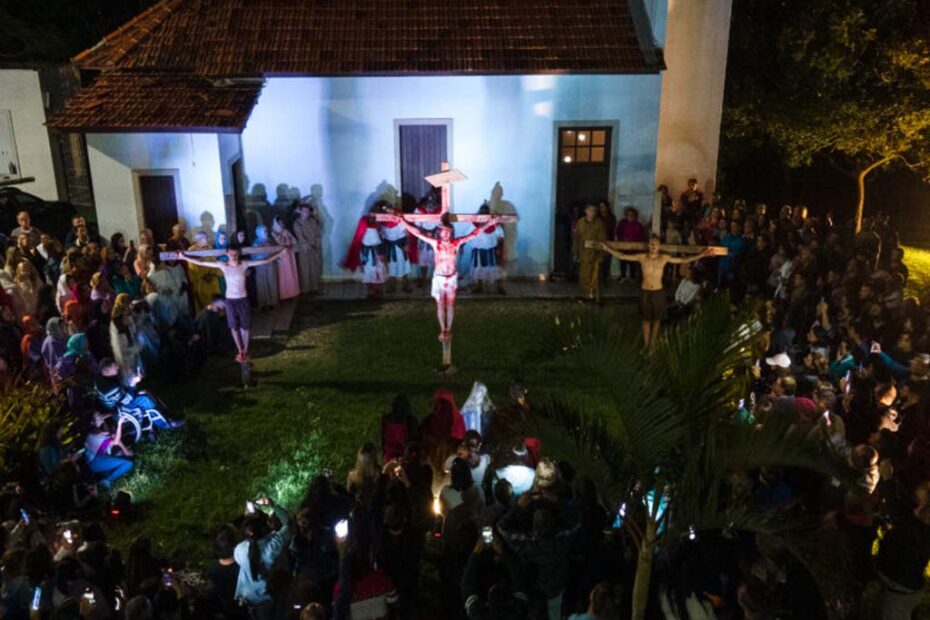 Encenação da Paixão de Cristo de Bombinhas