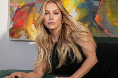 Carla Diaz surge loira para viver grande vilã em nova produção do Globoplay