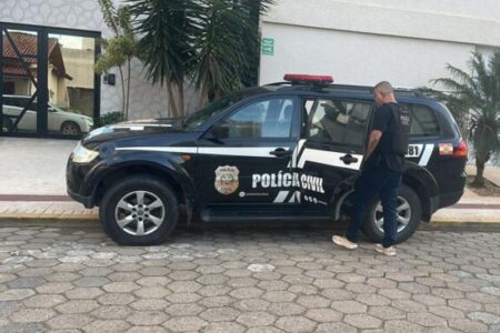 Polícia cumpre mandado contra investigado por apologia ao nazismo em Navegantes