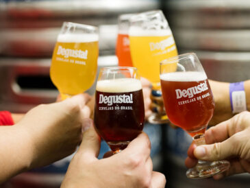 Degusta Beer Day, em Blumenau, leva 250 rótulos de cerveja a preço único de R$12