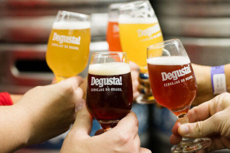 Degusta Beer Day, em Blumenau, leva 250 rótulos de cerveja a preço único de R$12