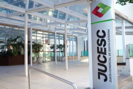 Junta Comercial de SC bate recorde histórico ao analisar 145 mil processos em três meses