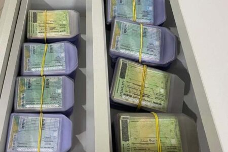Detran catarinense alerta que CNHs não retiradas até 2 de junho serão destruídas