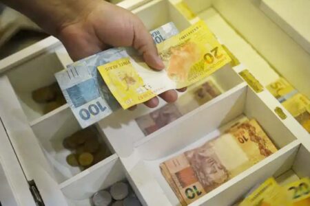 Renda média de SC é de R$ 3,9 mil; 15% superior à média nacional e somente atrás de RJ, SP e DF