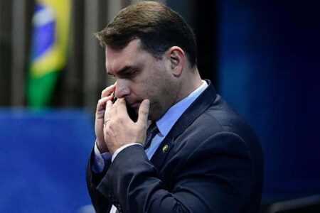Produtora e Mário Frias dizem que Vorcaro não deu dinheiro para filme e contradizem Flávio Bolsonaro