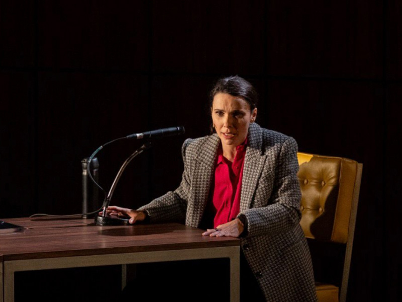 prima facie, débora farabella