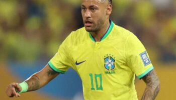 Neymar pode ficar de fora por até 3 semanas e deve perder a estreia da seleção na Copa do Mundo