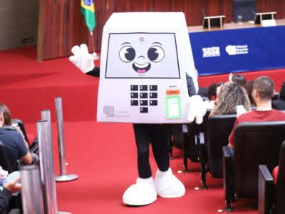 Tribunal Superior Eleitoral | Conheça o ‘Pilili’, mascote oficial das urnas eletrônicas no Brasil