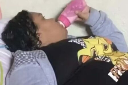 Mulher se passava por criança de 12 anos para aplicar golpes em Joinville