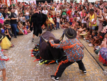 Passeios Primavera e Sapiens terão festas juninas gratuitas em Florianópolis; confira programação