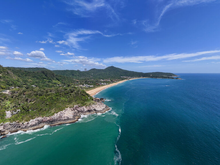 praia do estaleiro balneario camboriu