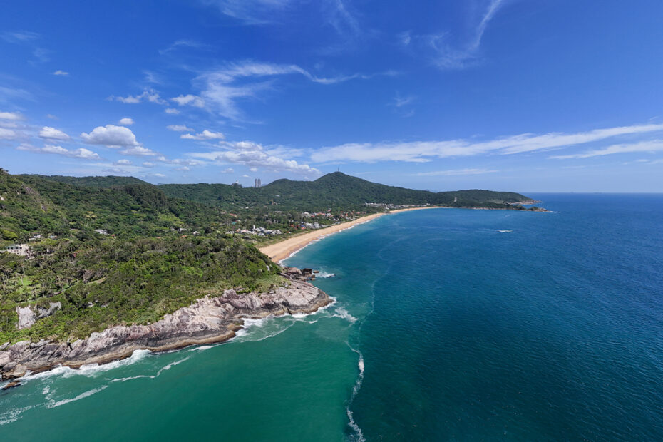 praia do estaleiro balneario camboriu