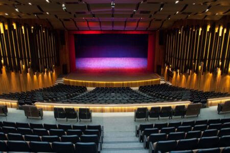 Ex‑presidente da FCC é condenado a devolver quase R$ 370 mil por irregularidades em contrato de reforma no Teatro Ademir Rosa